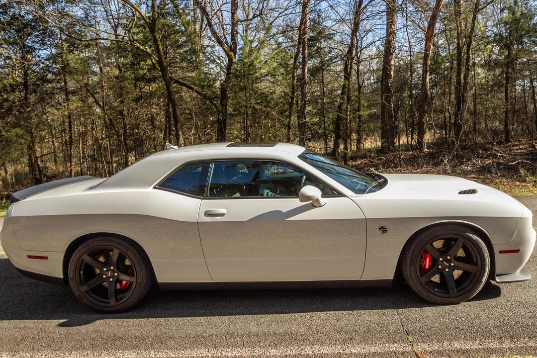 2017 Dodge Challenger SRT Hellcat 3rd Gen - Image 21 of 31