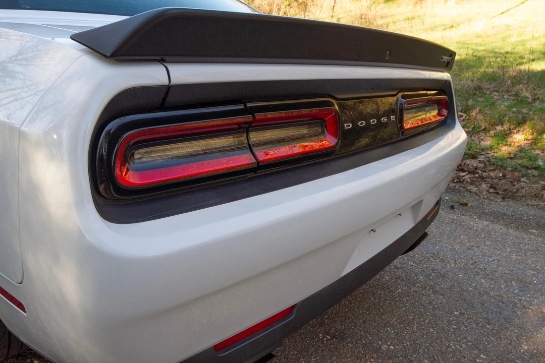 2017 Dodge Challenger SRT Hellcat 3rd Gen - Image 19 of 31