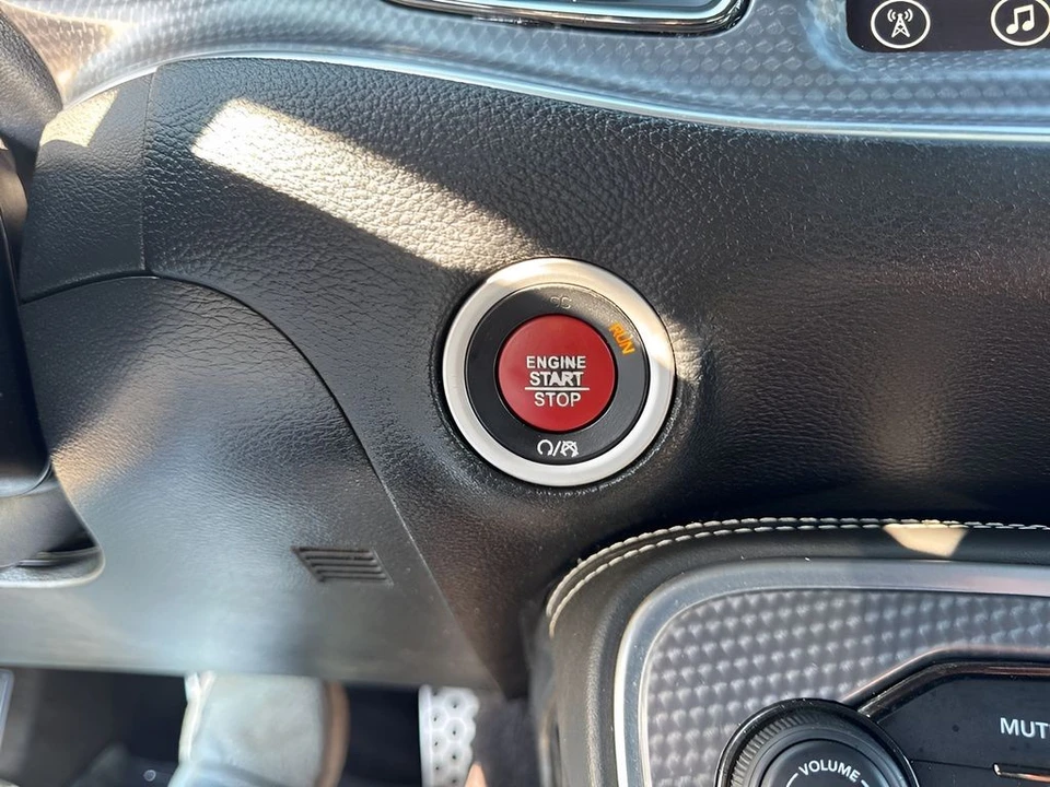 2017 Dodge Challenger SRT Hellcat 3rd Gen - Image 21 of 31