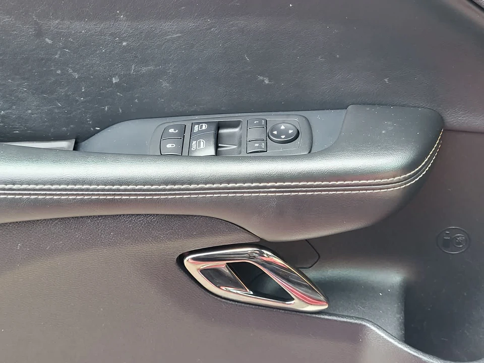 2017 Dodge Challenger SRT Hellcat 3rd Gen - Image 17 of 31