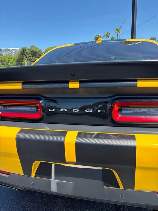 2017 Dodge Challenger SRT Hellcat 3rd Gen - Image 9 of 10