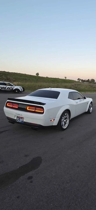 2017 Dodge Challenger SRT Hellcat 3rd Gen - Image 3 of 5