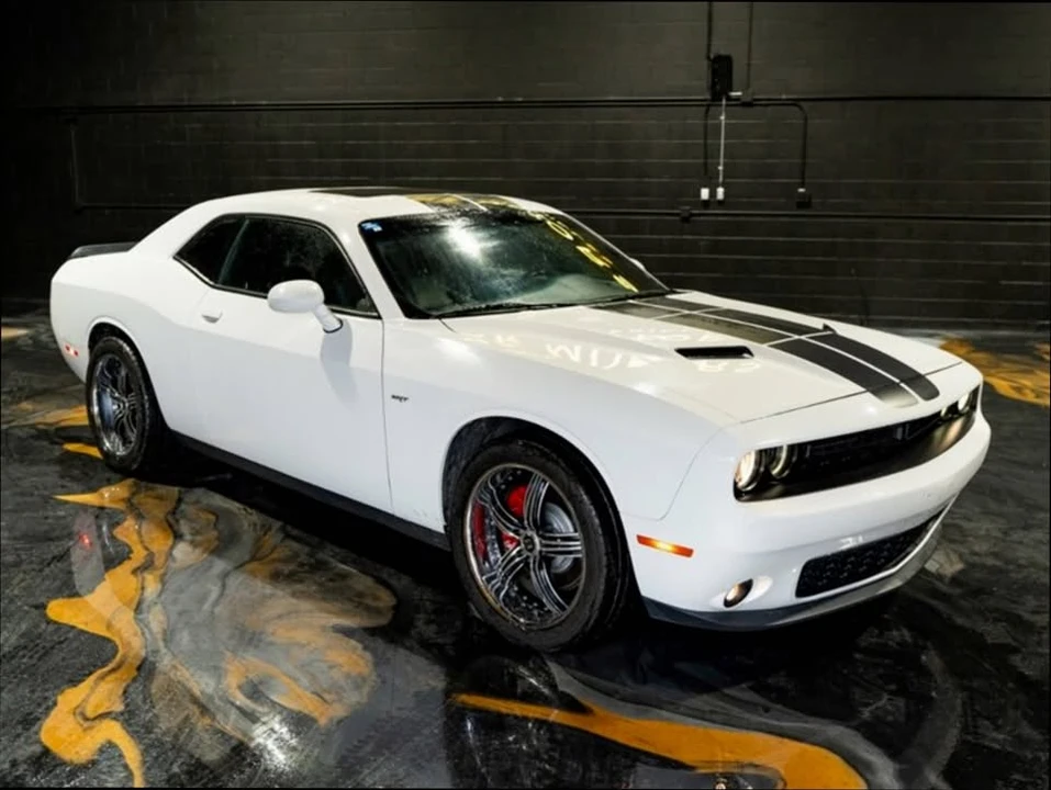 2017 Dodge Challenger 3rd Gen - Image 5 of 20