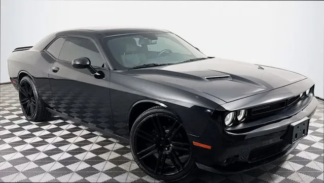 2017 Dodge Challenger SXT 🔥