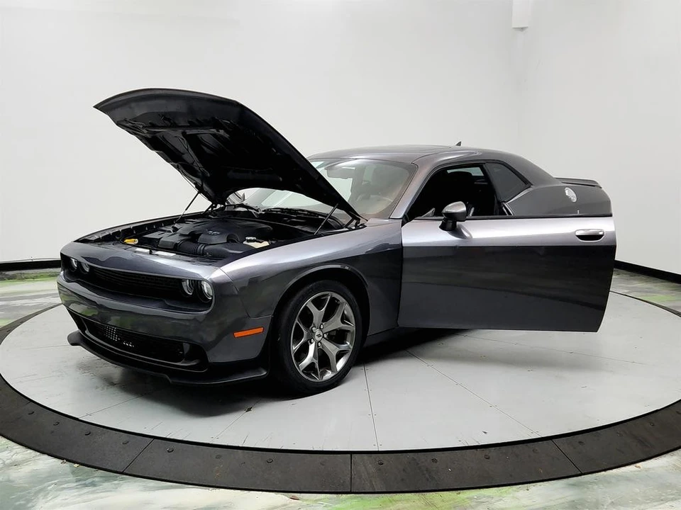 2017 Dodge Challenger 3rd Gen - Image 9 of 21