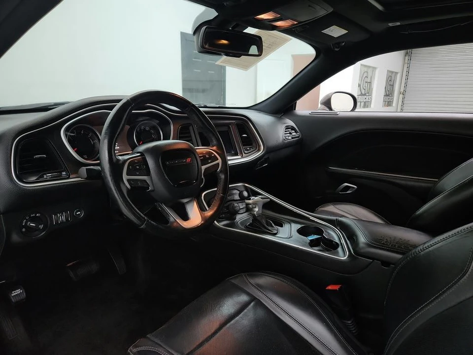 2017 Dodge Challenger 3rd Gen - Image 25 of 31
