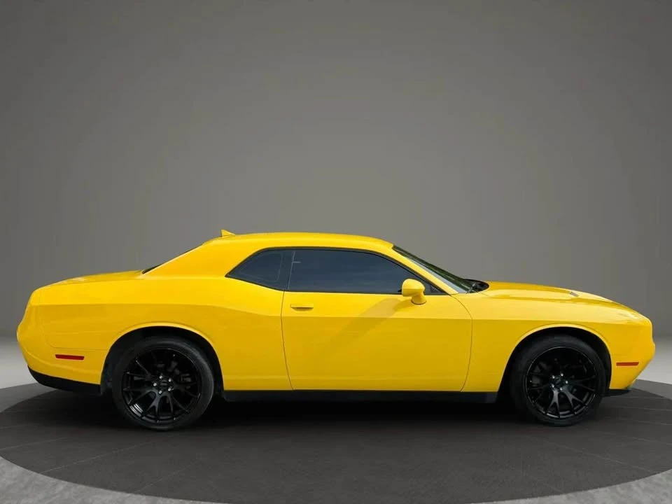 2017 Dodge Challenger 3rd Gen - Image 4 of 8