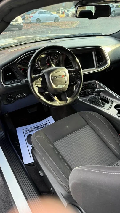 2017 Dodge Challenger 3rd Gen - Image 5 of 8