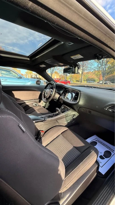 2017 Dodge Challenger 3rd Gen - Image 3 of 8