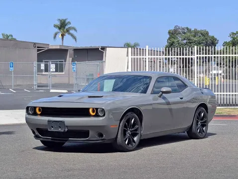 2017 Dodge Challenger SXT Coupe 2D