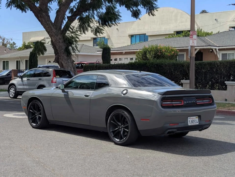 2017 Dodge Challenger 3rd Gen - Image 4 of 12