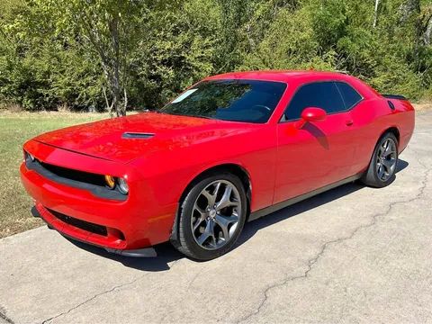 2017 Dodge Challenger SXT Coupe 2D