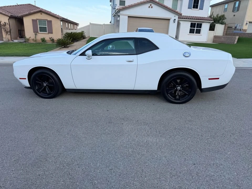 2017 Dodge Challenger 3rd Gen - Image 5 of 15