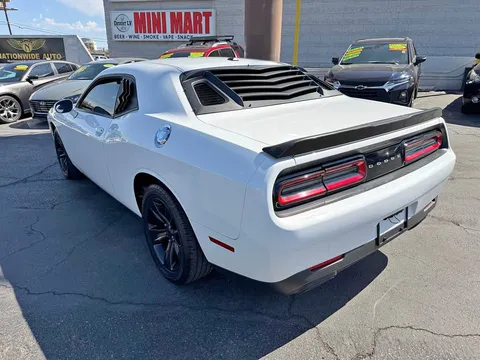 2017 Dodge Challenger SXT Coupe 2D
