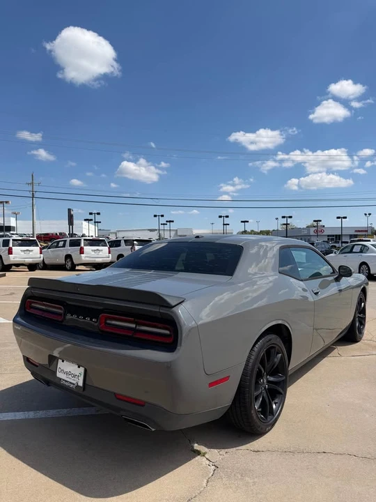 2017 Dodge Challenger 3rd Gen - Image 4 of 12