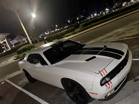 2017 Dodge Challenger SXT Coupe 2D