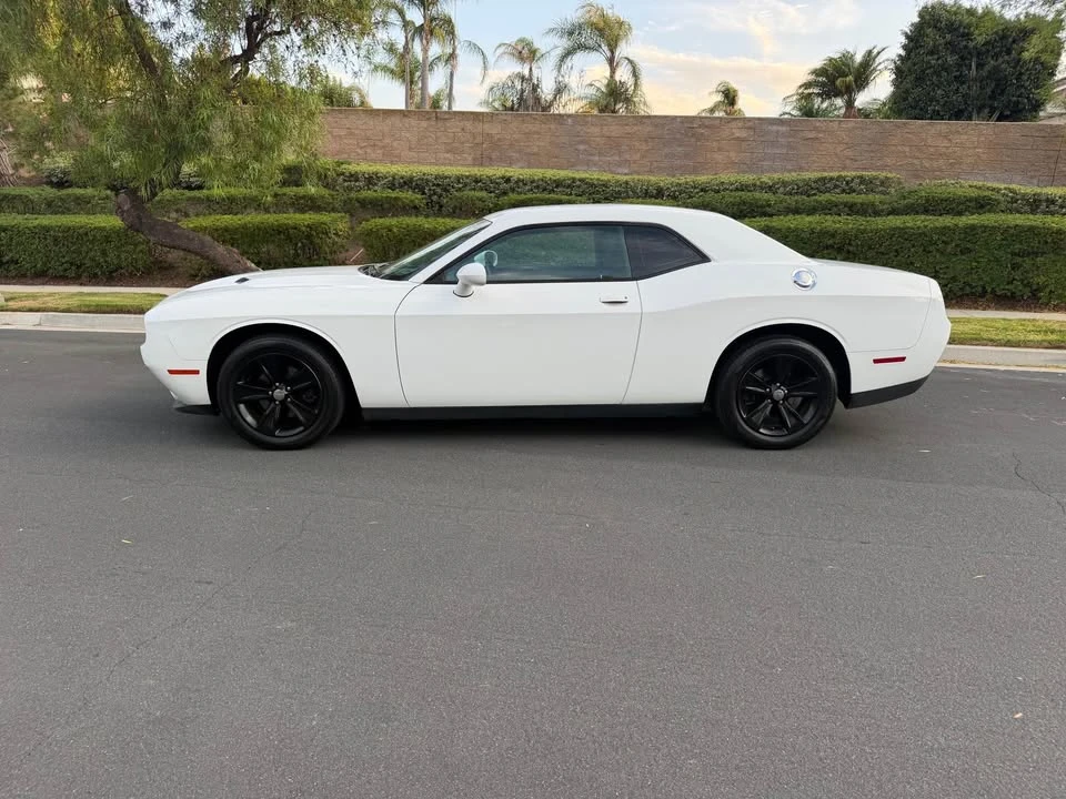 2017 Dodge Challenger 3rd Gen - Image 4 of 16