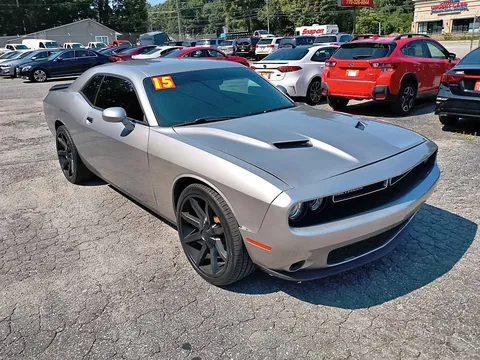 2017 Dodge Challenger SXT Coupe 2D