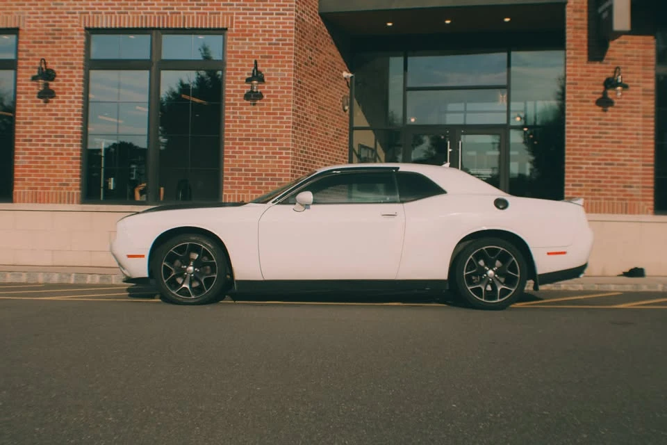 2017 Dodge Challenger 3rd Gen - Image 4 of 15