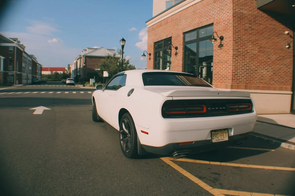 2017 Dodge Challenger 3rd Gen - Image 9 of 15