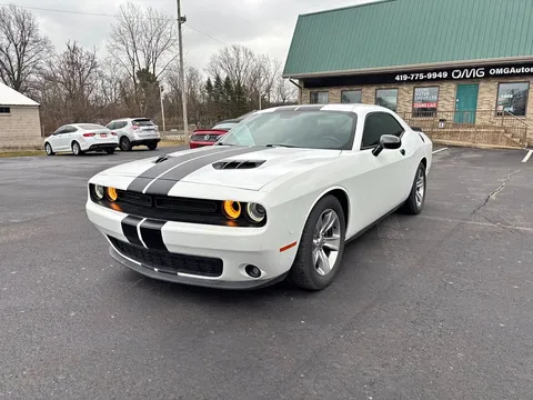 2017 Dodge Challenger SXT Plus Coupe 2D