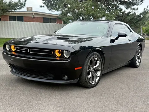 2017 Dodge Challenger SXT Plus