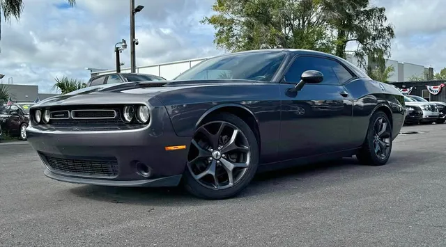 2017 Dodge Challenger SXT Plus