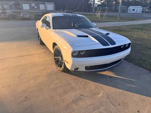 2017 Dodge Challenger SXT Plus
