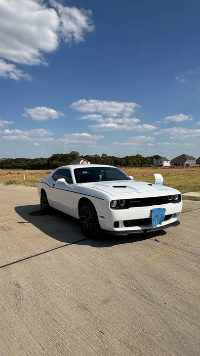 2017 Dodge Challenger 3rd Gen - Image 2 of 4