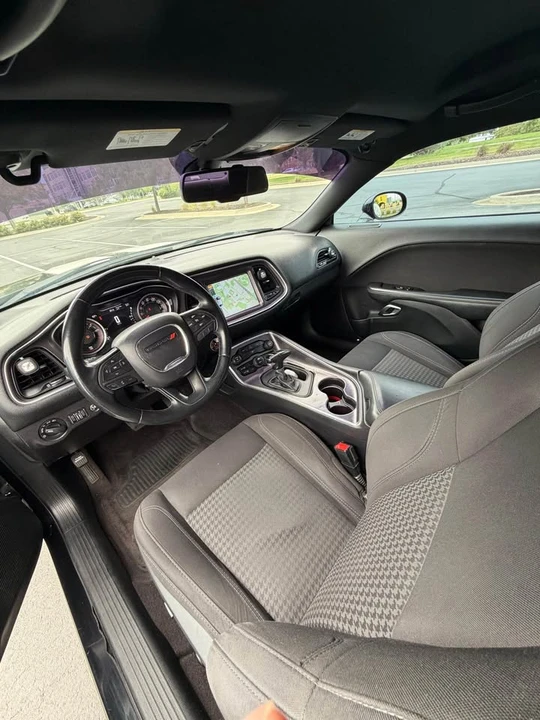 2017 Dodge Challenger 3rd Gen - Image 6 of 8