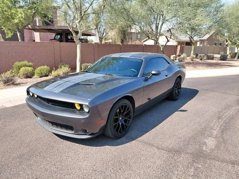 2017 Dodge Challenger SXT Plus