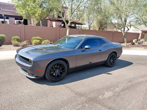 2017 Dodge Challenger SXT Plus