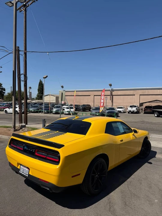 2017 Dodge Challenger 3rd Gen - Image 4 of 10