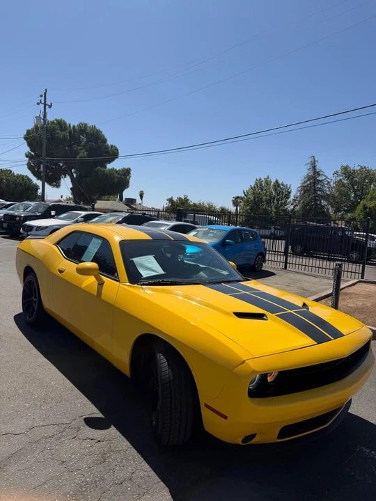 2017 Dodge Challenger 3rd Gen - Image 3 of 10