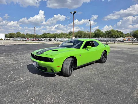 2017 Dodge Challenger SXT Plus