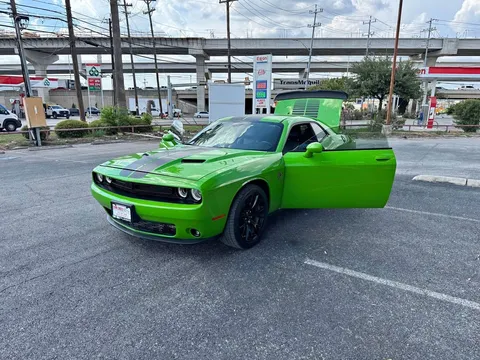2017 Dodge Challenger SXT Plus