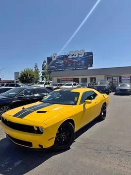 2017 Dodge Challenger SXT Plus