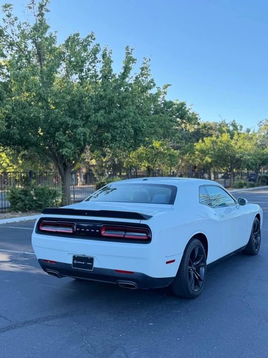 2017 Dodge Challenger 3rd Gen - Image 4 of 12