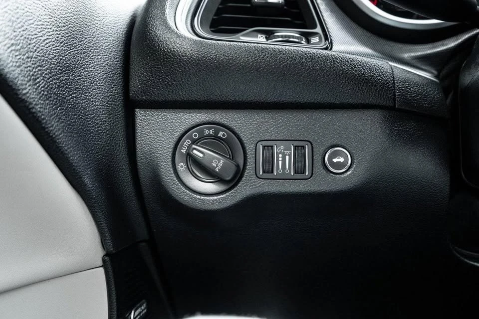 2017 Dodge Challenger 3rd Gen - Image 18 of 20