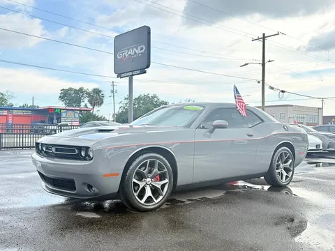 2017 Dodge Challenger SXT Plus