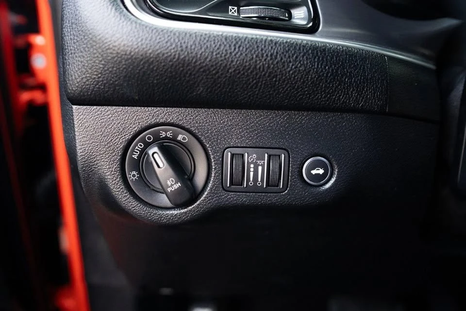 2017 Dodge Challenger 3rd Gen - Image 15 of 19