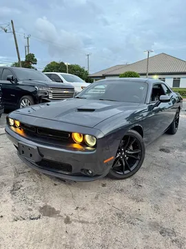 2017 Dodge Challenger SXT V6