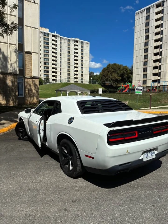 2017 Dodge Challenger 3rd Gen - Image 6 of 9