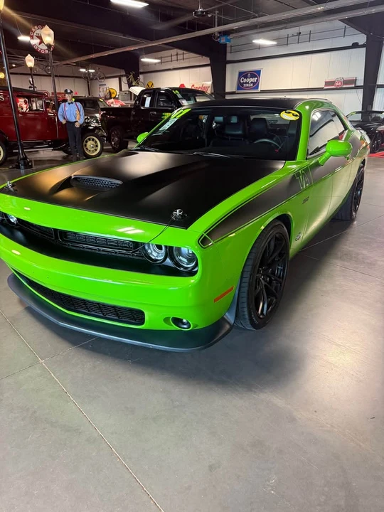2017 Dodge Challenger SRT8 & 392 3rd Gen - Image 3 of 5