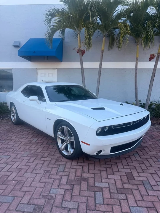 2017 Dodge Challenger 3rd Gen - Image 5 of 8