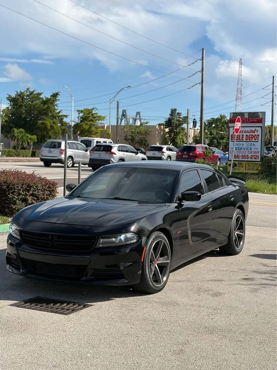 2017 Dodge Charger 7th Gen - Image 3 of 12