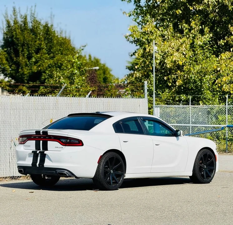 2017 Dodge Charger 7th Gen - Image 5 of 12
