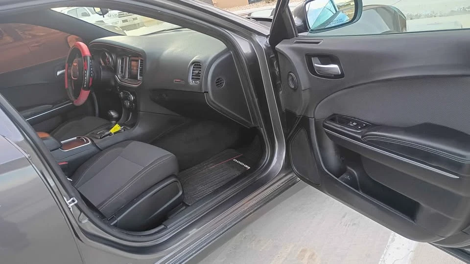 2017 Dodge Charger 7th Gen - Image 5 of 6