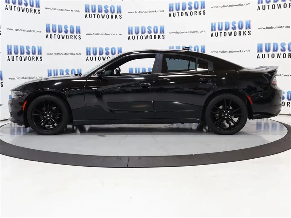 2017 Dodge Charger 7th Gen - Image 3 of 31