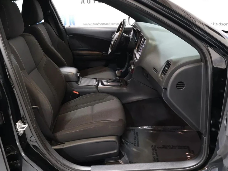 2017 Dodge Charger 7th Gen - Image 27 of 31